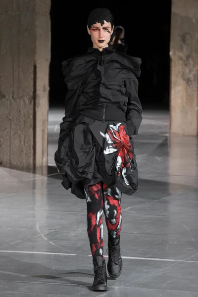 Look 17